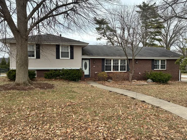 3214 Greenwood Ln, Godfrey, IL 62035