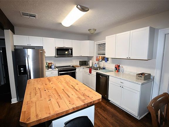 4th image of 1349 Charlton St