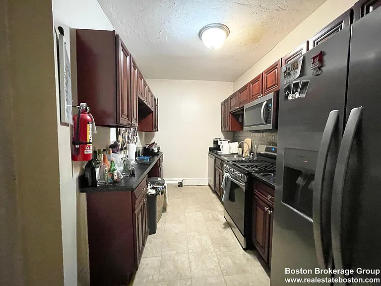 17 Symphony Rd #2 — Photo 3