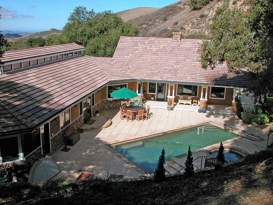 2nd image of 371 San Benancio Rd