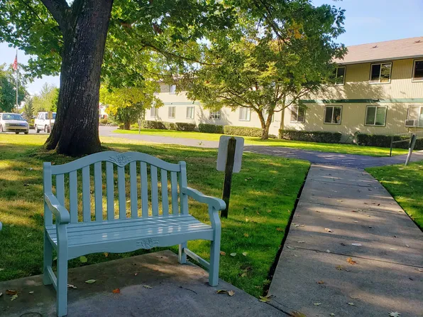 Pinewood Manor, 280 Sylvan Way, Bremerton, WA 98310