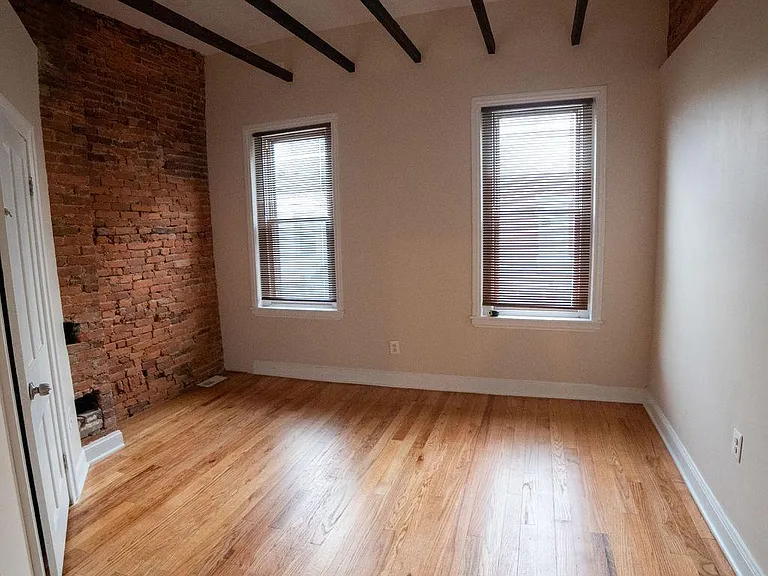2138 Sears St — Photo 16