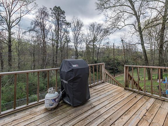 5th image of 5036 Lloyd Ln