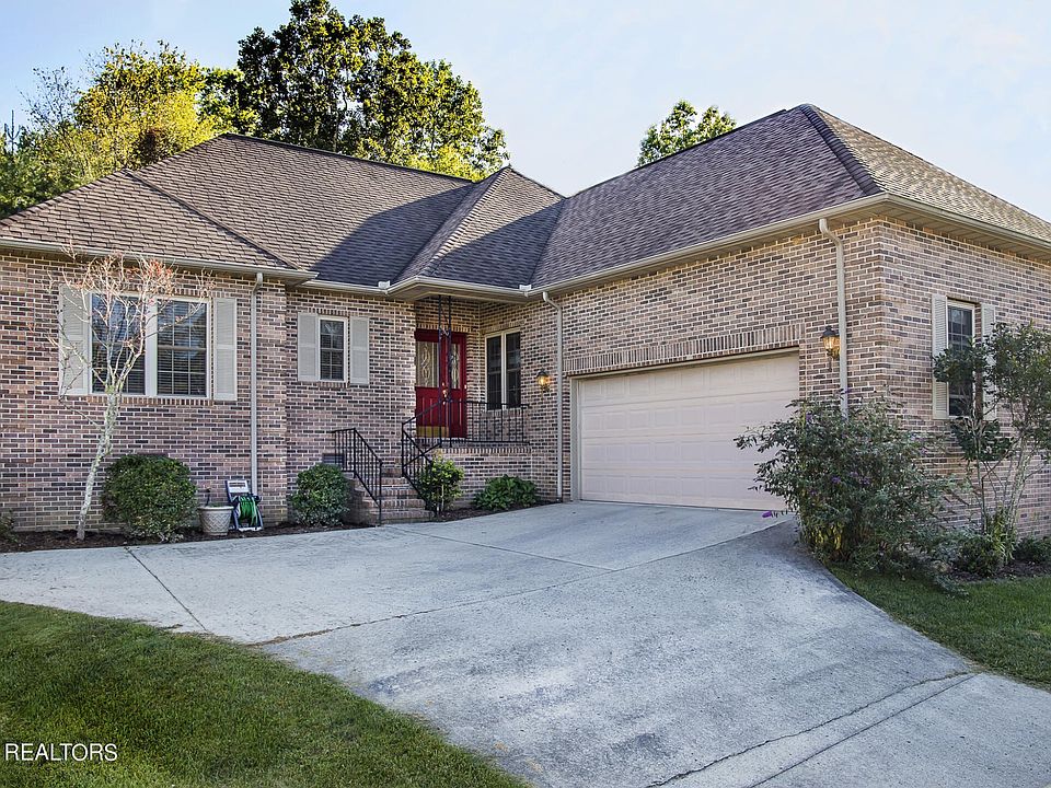 1st image of 145 Forest Hill Dr