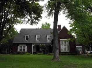 696 S Crea St, Decatur, IL 62522