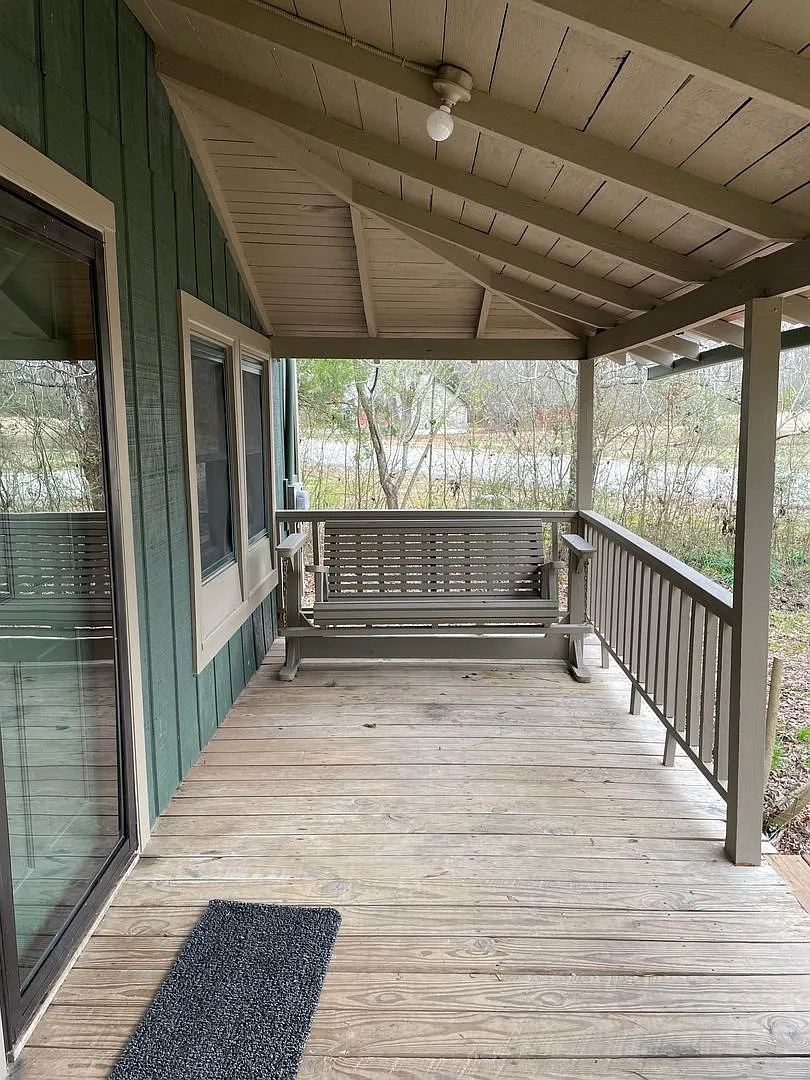 Renovated 2/1 House in Armuchee- $1,095 — Photo 4