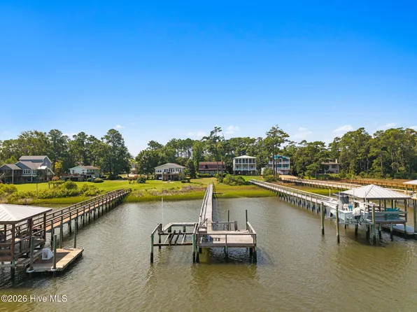 2404 W Yacht Drive, Oak Island, NC 28465