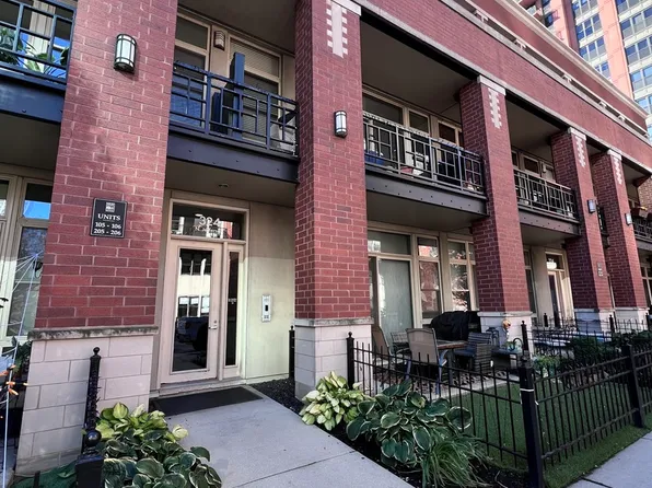 324 N Jefferson St #206, Chicago, IL 60661