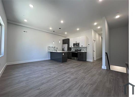 2nd image of 627 N Brooklyn St #2