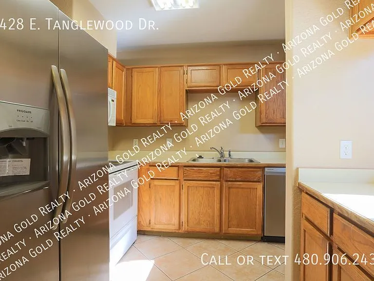 4428 E Tanglewood Dr — Photo 9