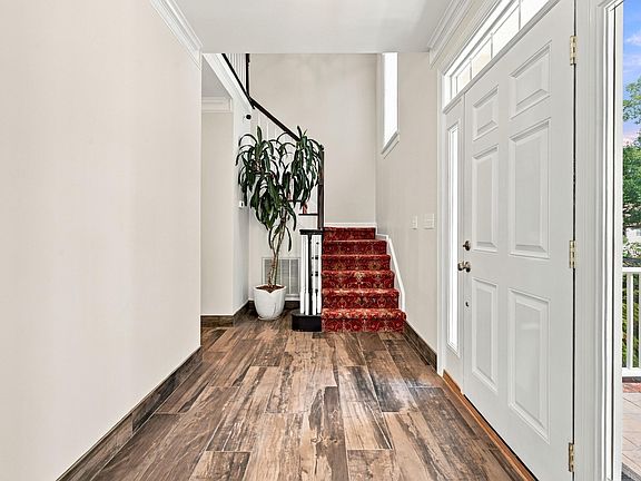 3rd image of 8505 Bluff Pointe Ct