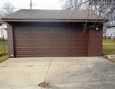 5th image of 4060 W 212th St