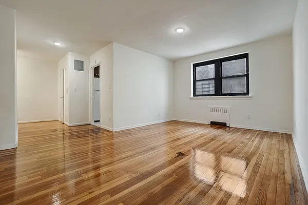 Rented by Bond New York | media 13