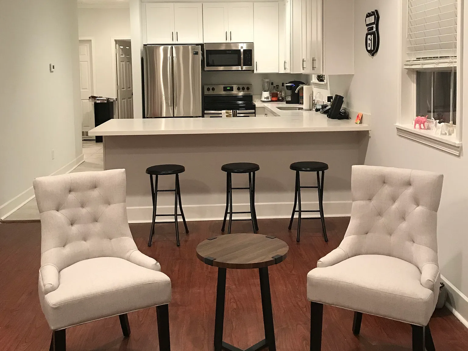 3 bed, 1379 sqft, $2,295 — Photo 2