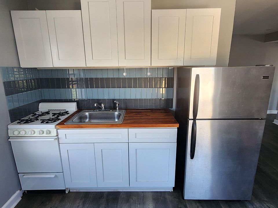 1st image of 2400 E Dauphin St APT 3