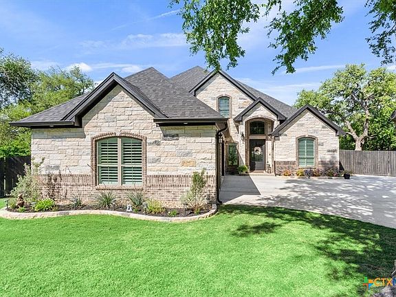 3rd image of 204 Lago Viento Ln
