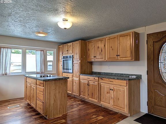 3rd image of 4531 Franklin Blvd Space A