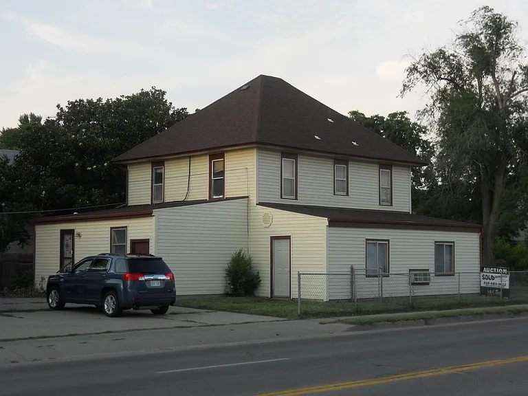1555 S Wichita St — Photo 18