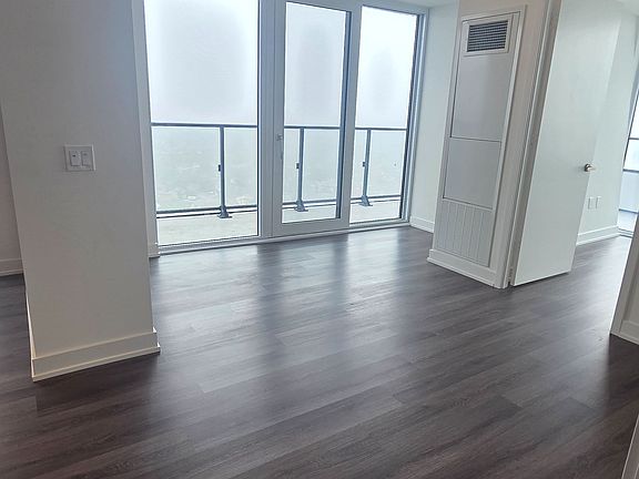 4th image of 448 Burnhamthorpe Rd W #2402