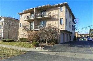 1st image of 4012 W 105th St