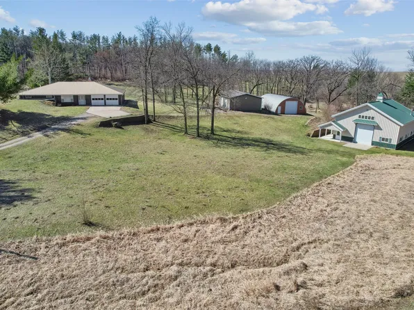 5211 F Hwy W #36, Newton, IA 50208