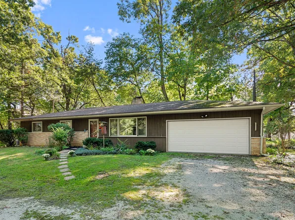 747 Waverly Rd, La Porte, IN 46350