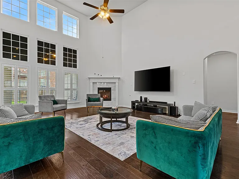 2305 Hickey Dr — Photo 5