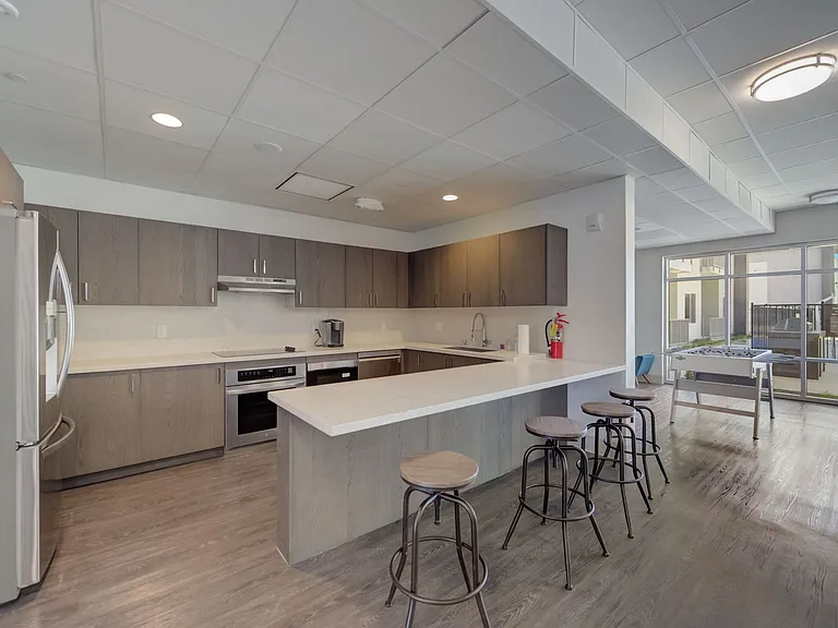 The Lawler Apartment Homes — Photo 15