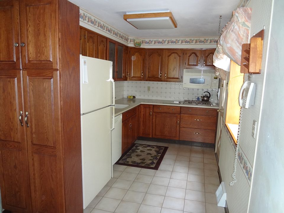 Cherry & Corian Kitchen