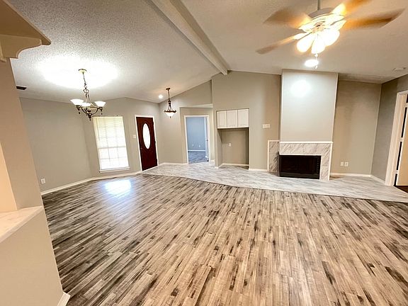 2nd image of 1405 Autumn Chase Sq