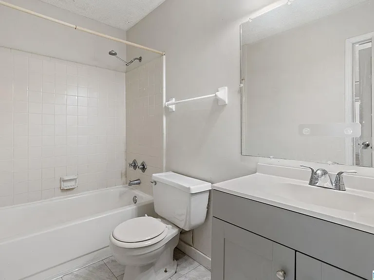 5457 Nottinghill Dr — Photo 8