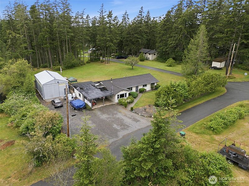 3rd image of 3343 Garfield Court