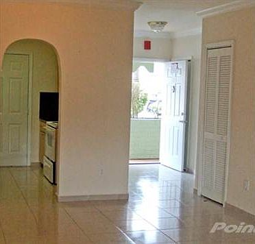 2nd image of 940 NE 170th St APT 204