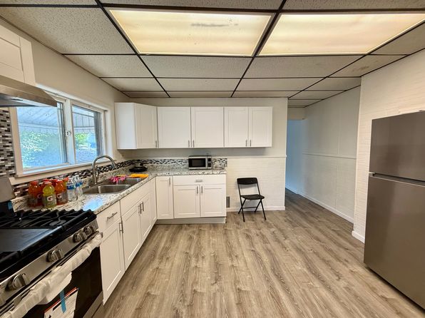216 Andover St #216