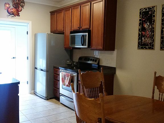 5th image of 46 Old Tavern Cir