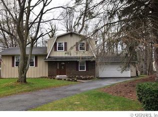 88 Pebble Hill Rd, Fairport, NY 14450