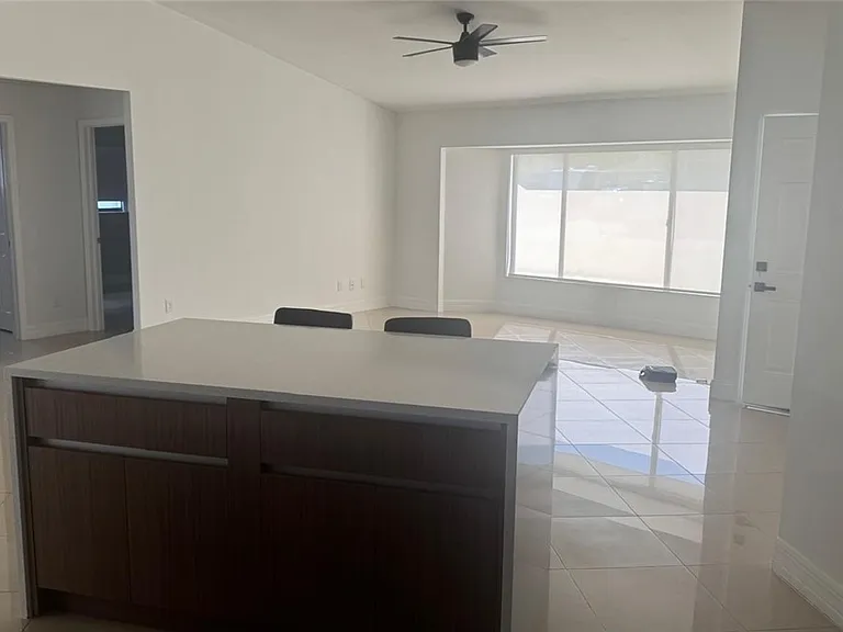 1319 SW 10th Pl — Photo 15