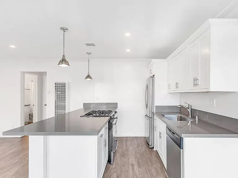 4327 Inglewood Blvd — Photo 9