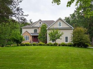 16 Meadow Rd, Hopewell Junction, NY 12533