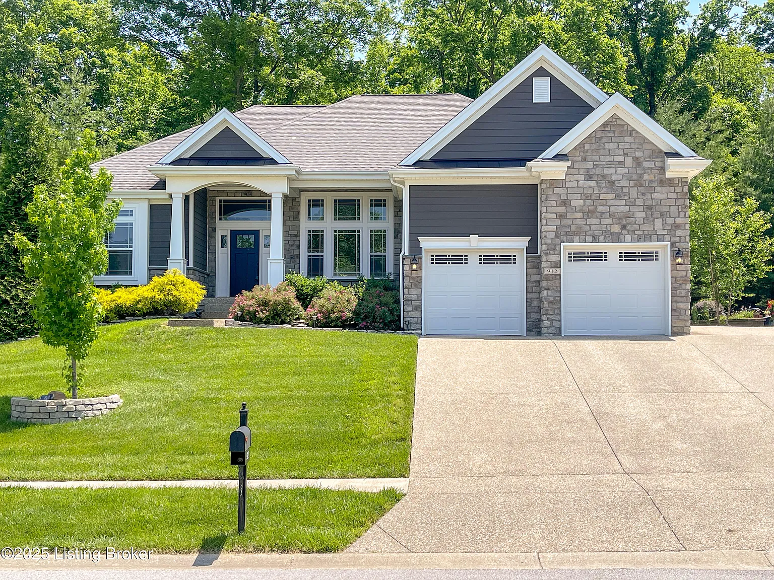 912 Malone Pl photo 1