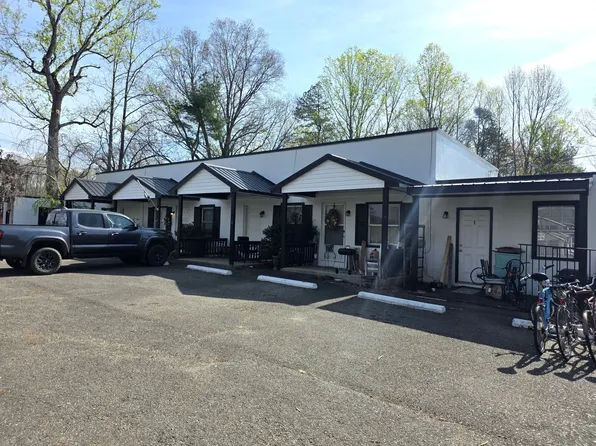 Ararat Apartments, 4714 Ararat Hwy #5, Ararat, VA 24053