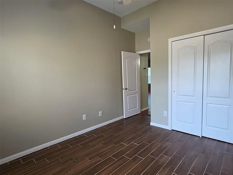 7002 Plaza Del Sol Dr #D — Photo 22