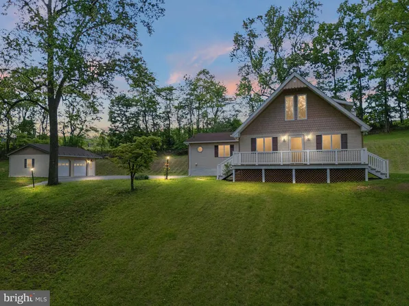 2033 Weisstown Rd, Boyertown, PA 19512