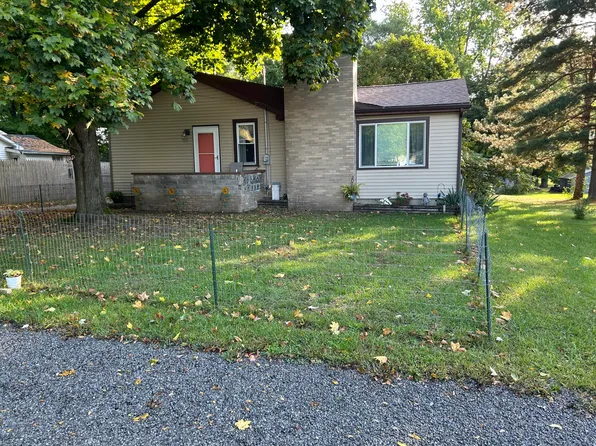 126 Charles St, Colon, MI 49040