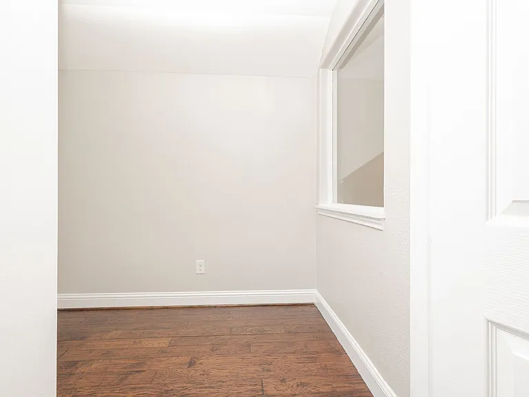 9704 Tanen Dr — Photo 16