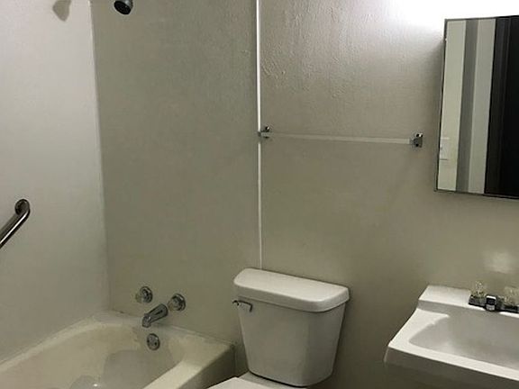 5th image of 300 W 33rd St APT 12