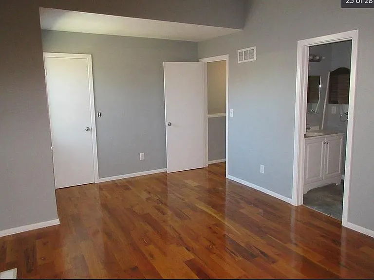 3331 Bridge Manor Dr — Photo 2