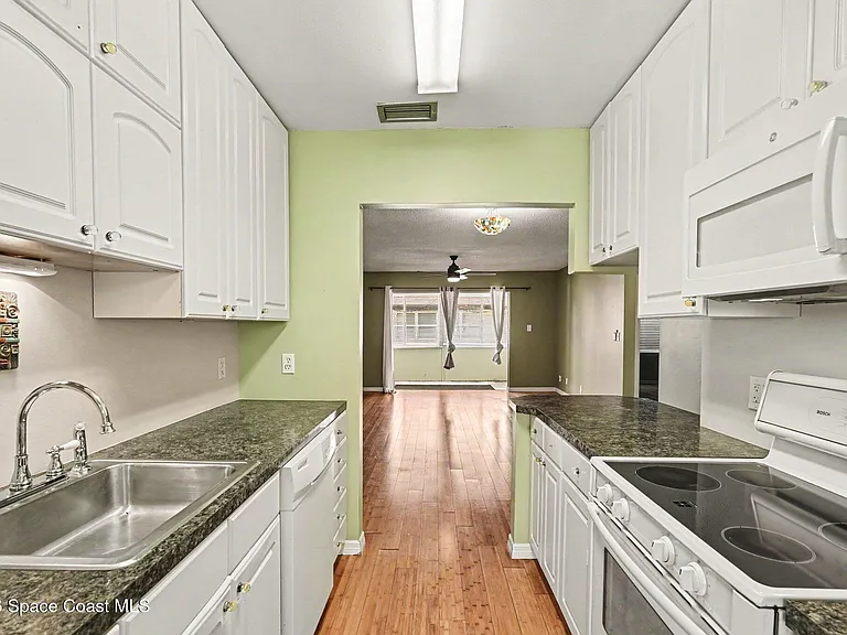 1047 Small Ct #38 — Photo 4