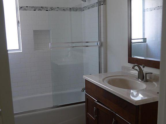 5th image of 1713 Voorhees Ave