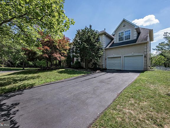 3rd image of 1 Mallard Dr